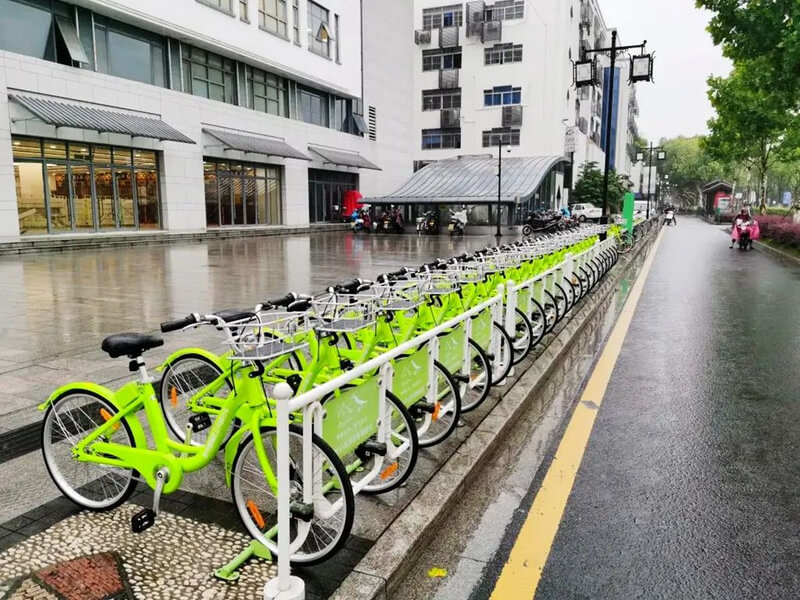日均借車達(dá)15萬次！“小綠車”13年“減碳”107萬噸